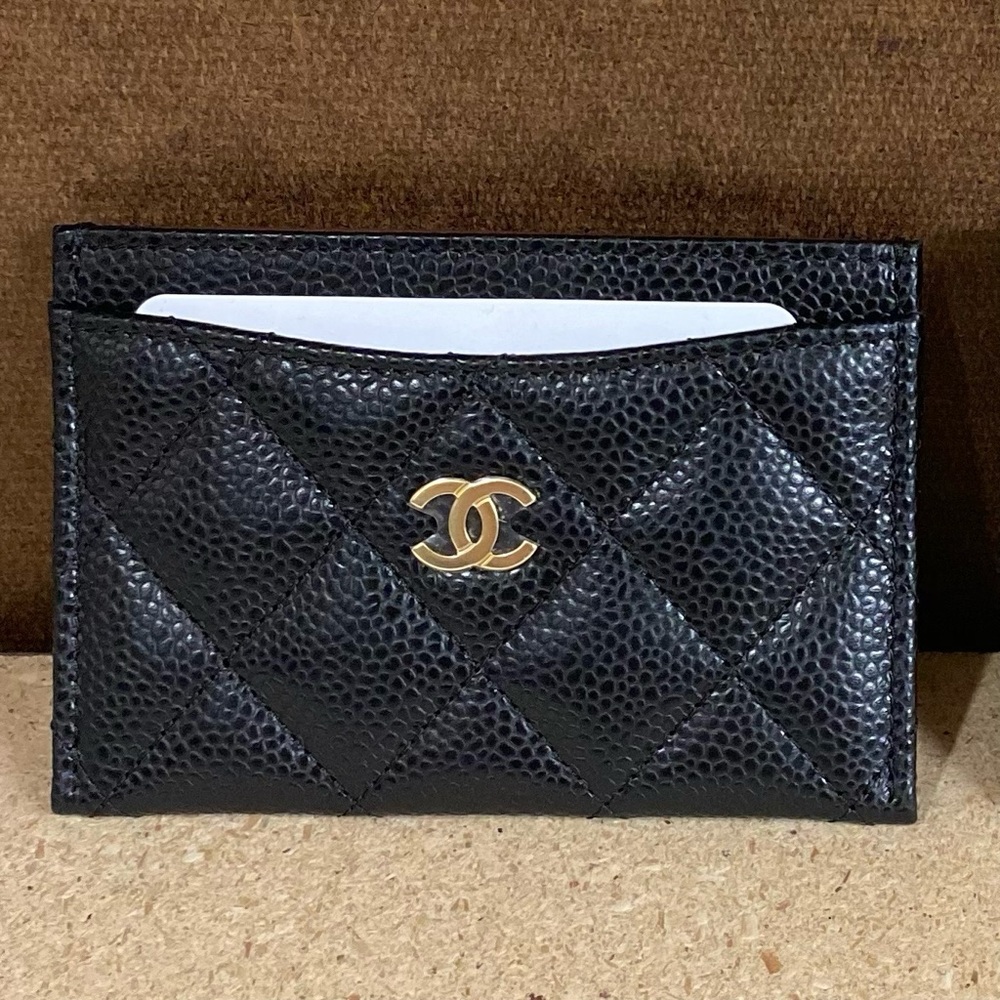 🆕 Chanel Black Caviar Flat Card Holder with Gold Hardware